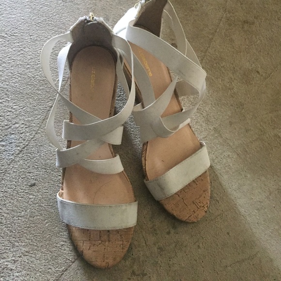 White wedges - Picture 2 of 2
